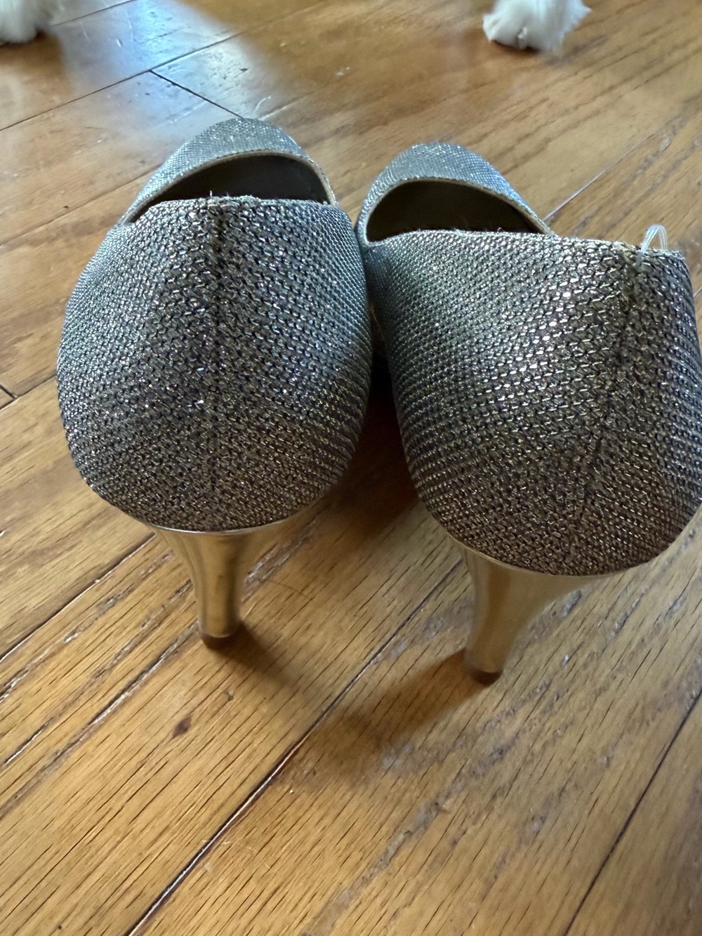 Bandolino Silver Glitter Closed-Toe Heels - Picture 2 of 3